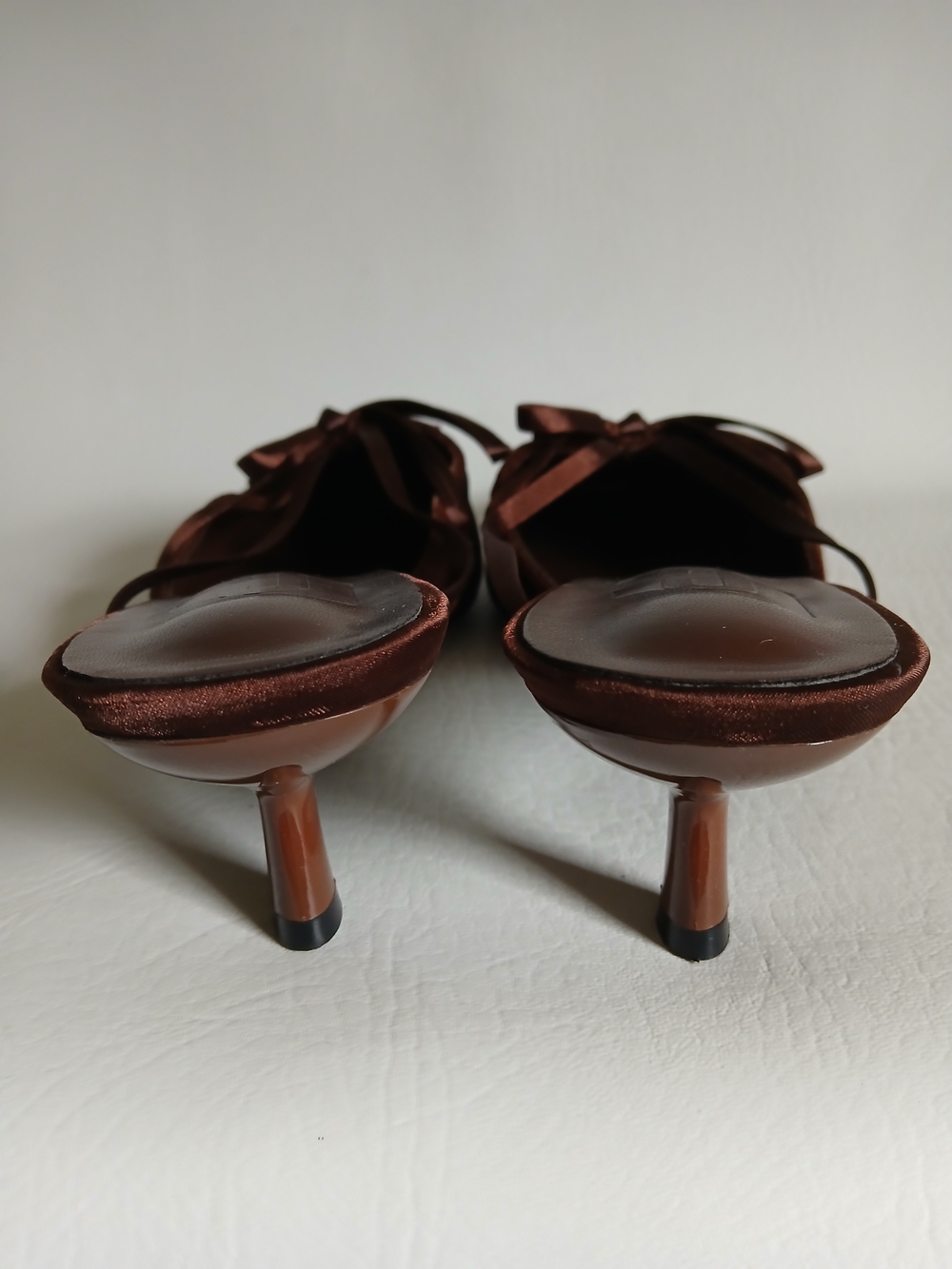 Women's CH Pointed Toe Brown Textured Fabric Mules Kitten Heels Sz8.5M - Picture 9 of 16
